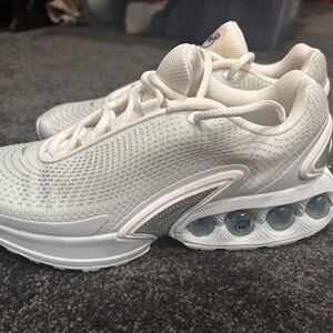 Nike Air Max DN  Women's Sz 7.5